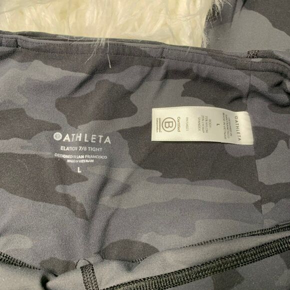 Athleta Black Camo Camoflauge Capri Cropped Leggings Size Large - Picture 4 of 6